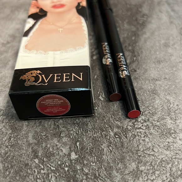 Qveen Studio Partners in Crime Lip Liner Duo - SOS and Spray Tan - Picture 2 of 3